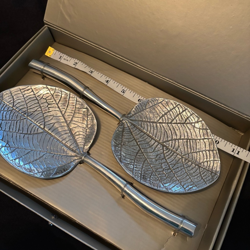 Short Frangipani Servers Set- Pottery Barn - Picture 3 of 6